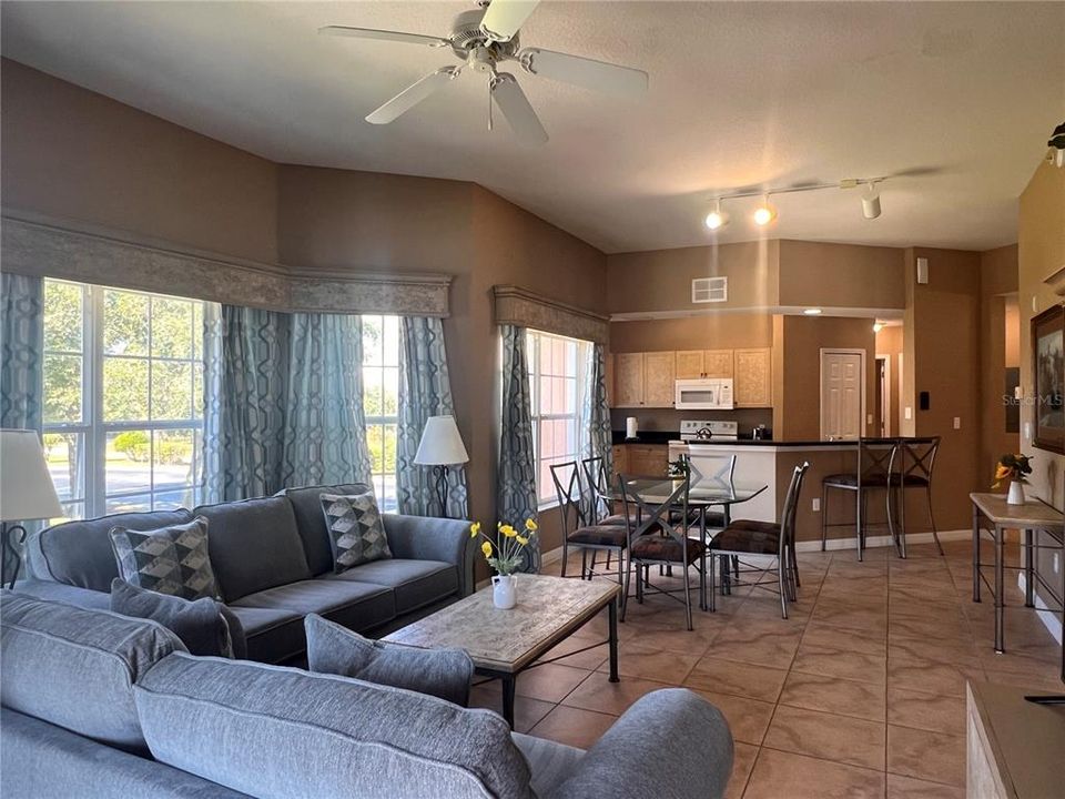 待售: $269,900 (3 贝兹, 2 浴室, 1437 平方英尺)