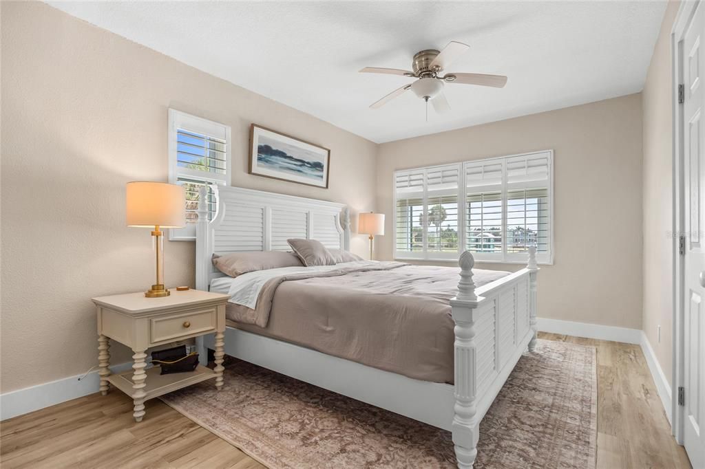 For Sale: $850,000 (5 beds, 3 baths, 2326 Square Feet)