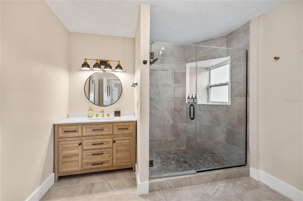 For Sale: $850,000 (5 beds, 3 baths, 2326 Square Feet)