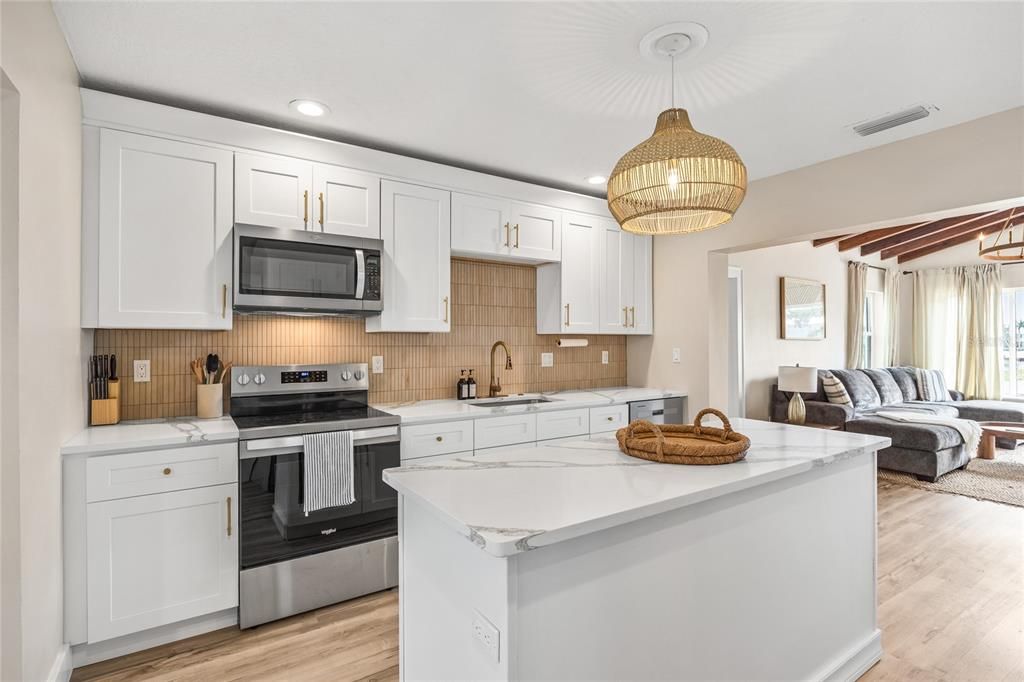 For Sale: $850,000 (5 beds, 3 baths, 2326 Square Feet)