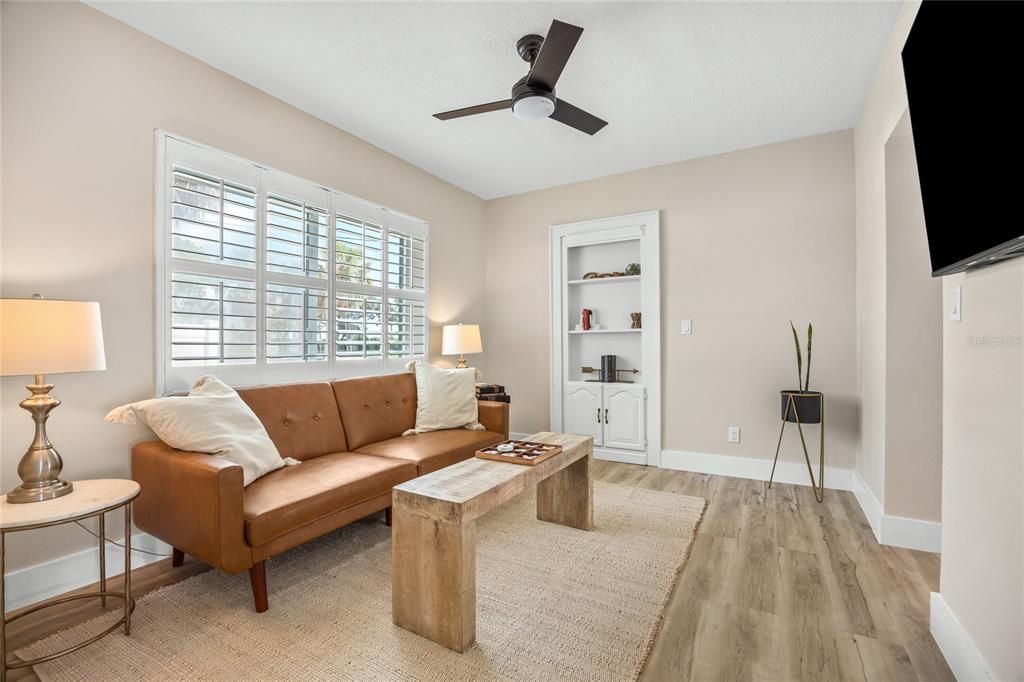 For Sale: $850,000 (5 beds, 3 baths, 2326 Square Feet)