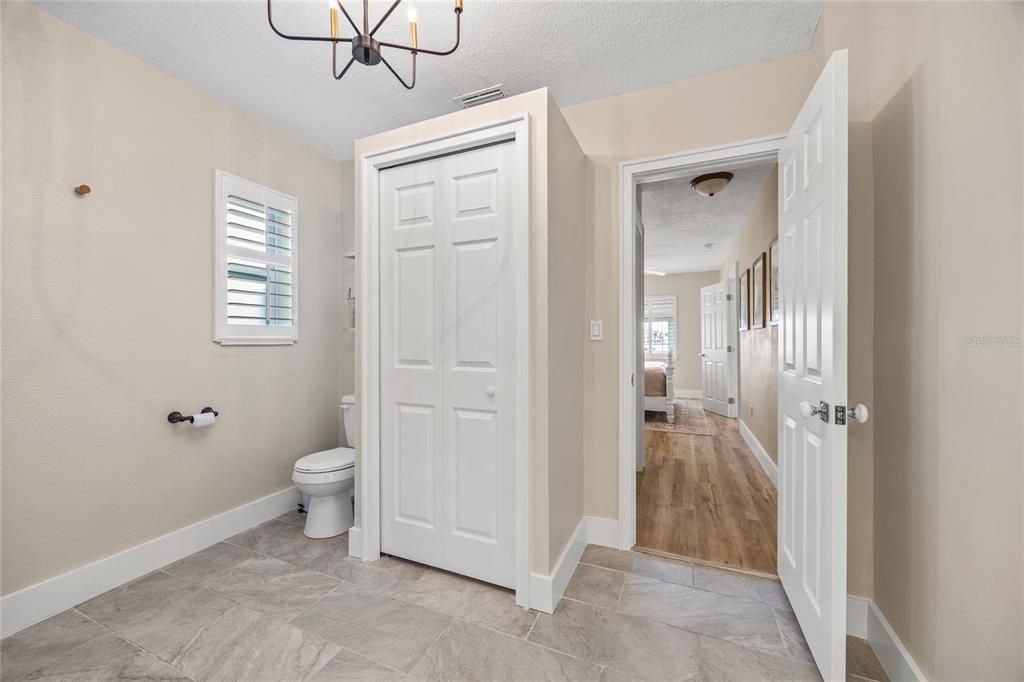 For Sale: $850,000 (5 beds, 3 baths, 2326 Square Feet)