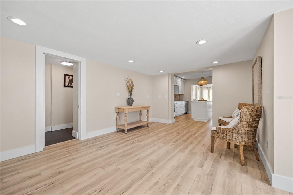 For Sale: $850,000 (5 beds, 3 baths, 2326 Square Feet)