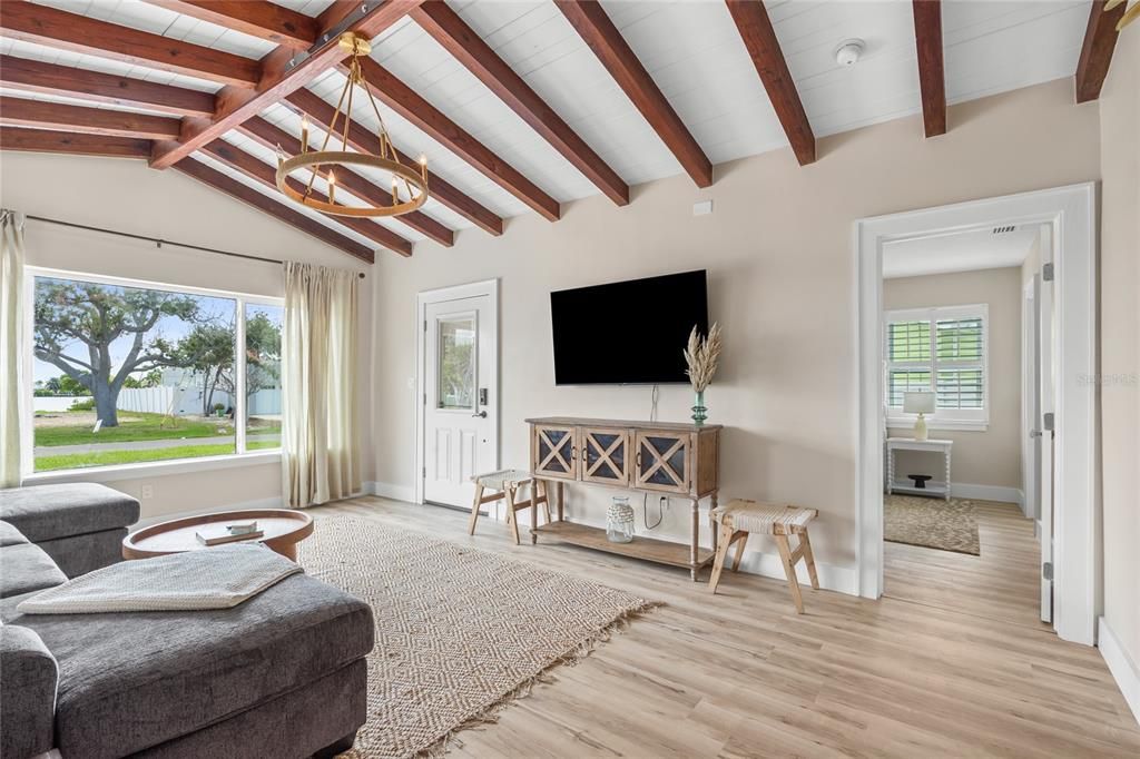 For Sale: $850,000 (5 beds, 3 baths, 2326 Square Feet)