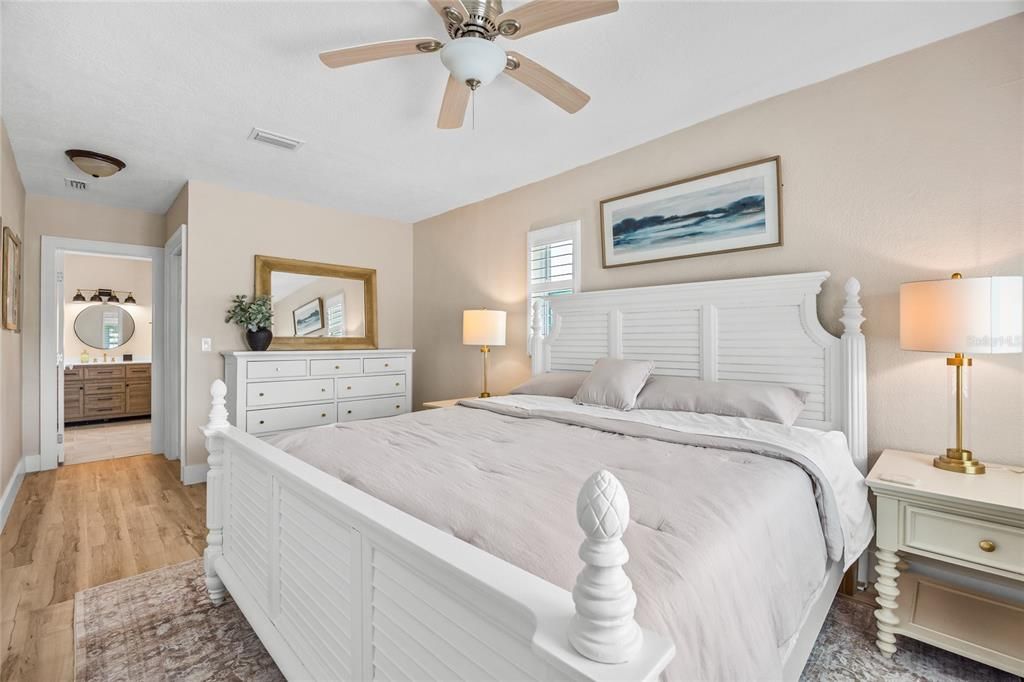 For Sale: $850,000 (5 beds, 3 baths, 2326 Square Feet)