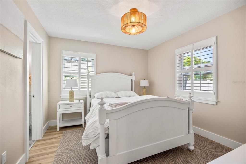 For Sale: $850,000 (5 beds, 3 baths, 2326 Square Feet)