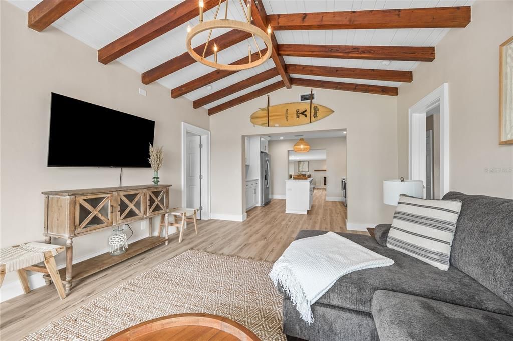 For Sale: $850,000 (5 beds, 3 baths, 2326 Square Feet)