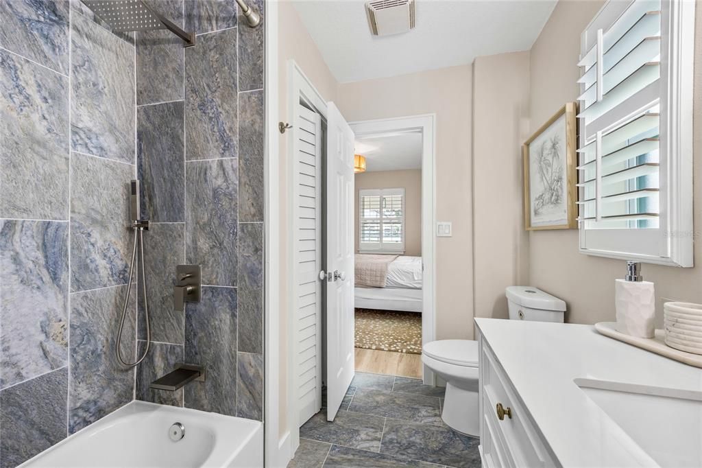 For Sale: $850,000 (5 beds, 3 baths, 2326 Square Feet)