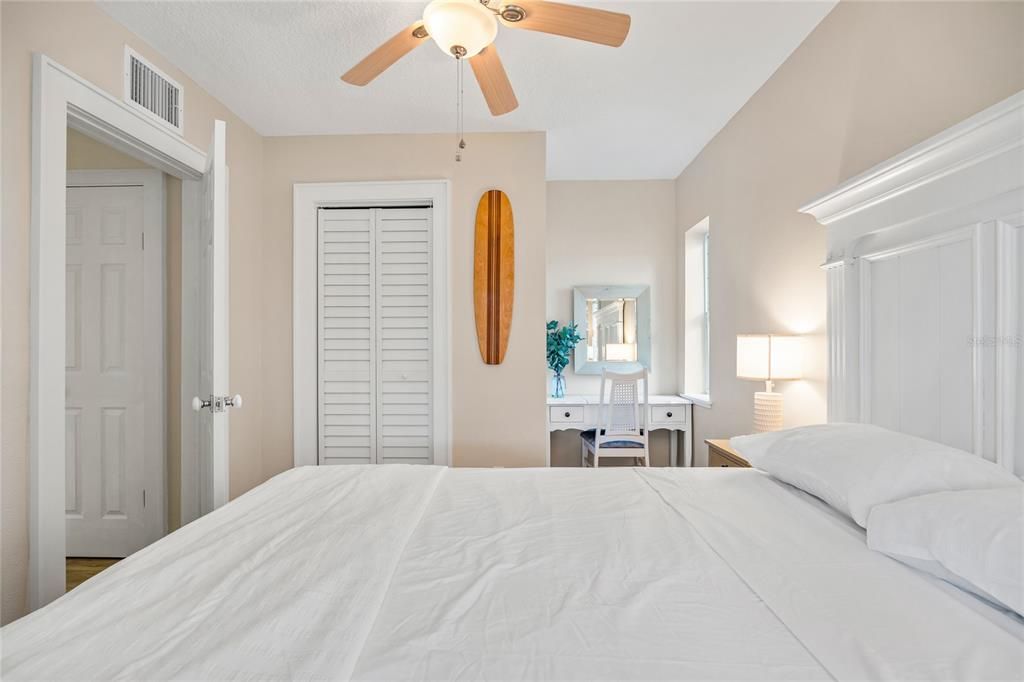 For Sale: $850,000 (5 beds, 3 baths, 2326 Square Feet)