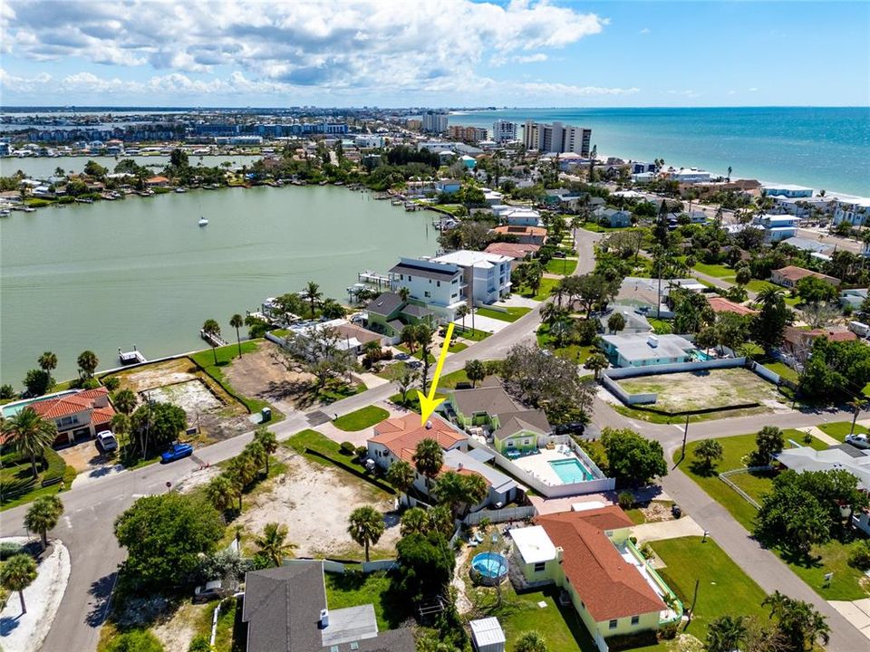 For Sale: $850,000 (5 beds, 3 baths, 2326 Square Feet)