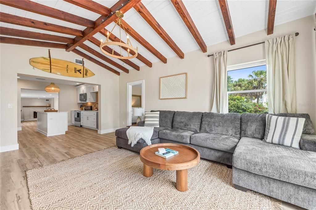 For Sale: $850,000 (5 beds, 3 baths, 2326 Square Feet)