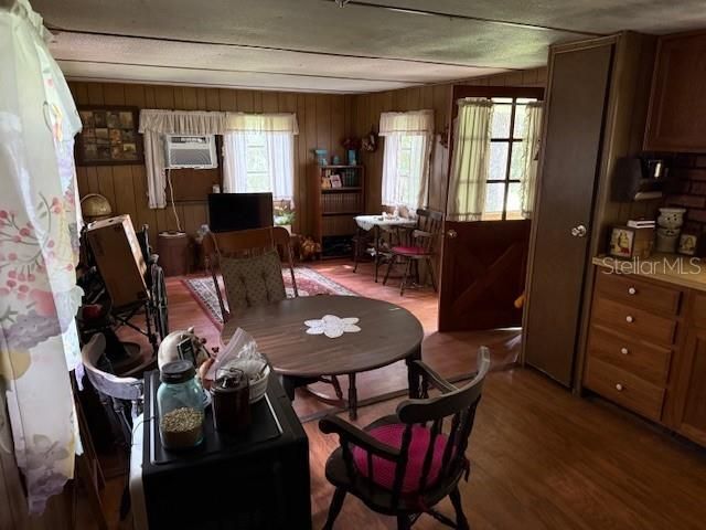 Active With Contract: $54,900 (2 beds, 1 baths, 552 Square Feet)