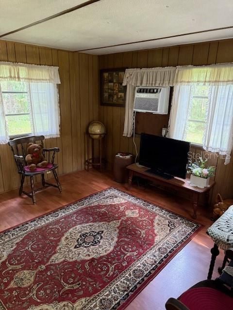 Active With Contract: $54,900 (2 beds, 1 baths, 552 Square Feet)