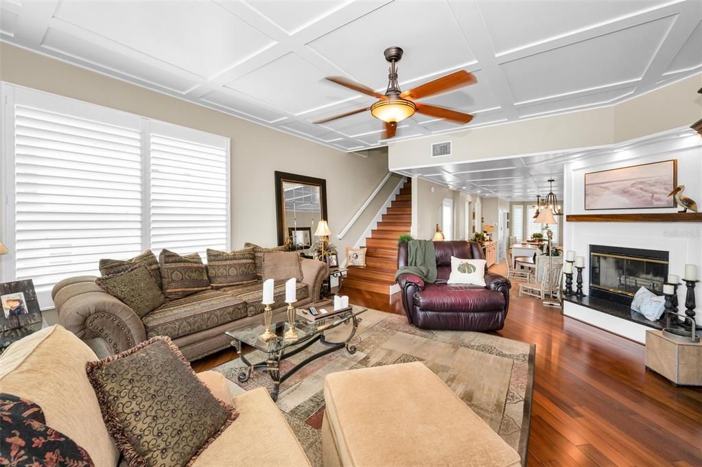 For Sale: $1,125,000 (3 beds, 3 baths, 2215 Square Feet)