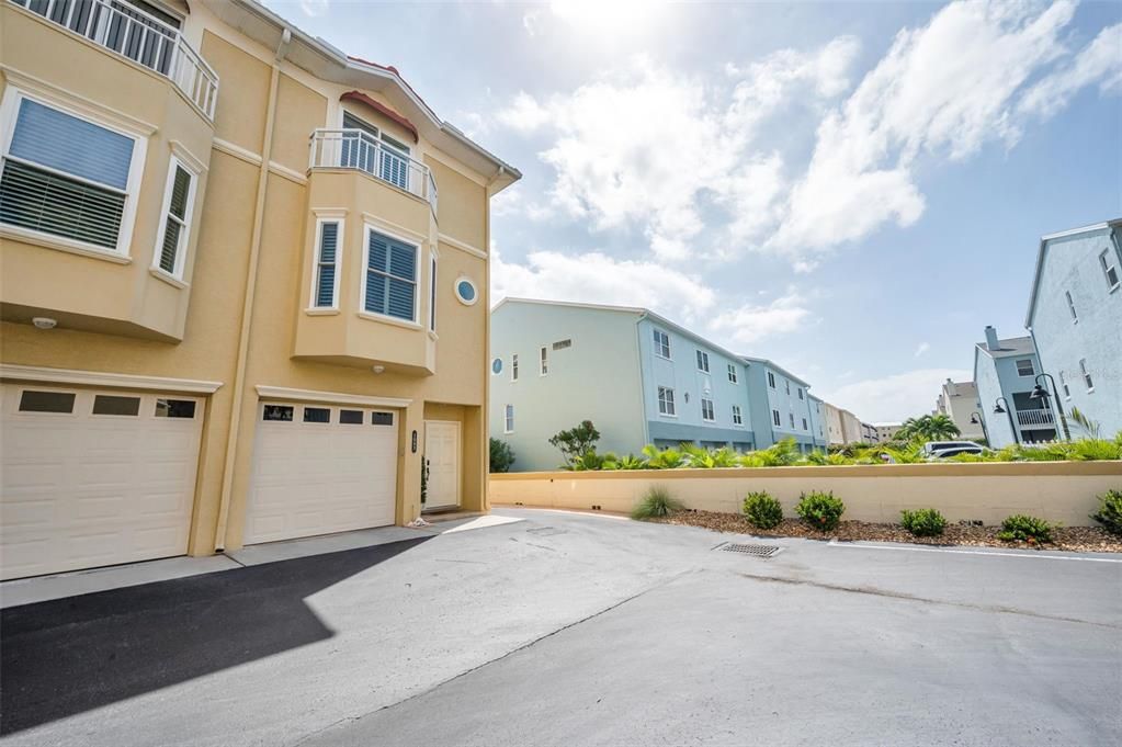 For Sale: $1,125,000 (3 beds, 3 baths, 2215 Square Feet)