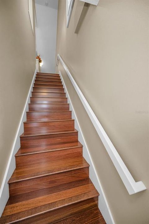 For Sale: $1,125,000 (3 beds, 3 baths, 2215 Square Feet)