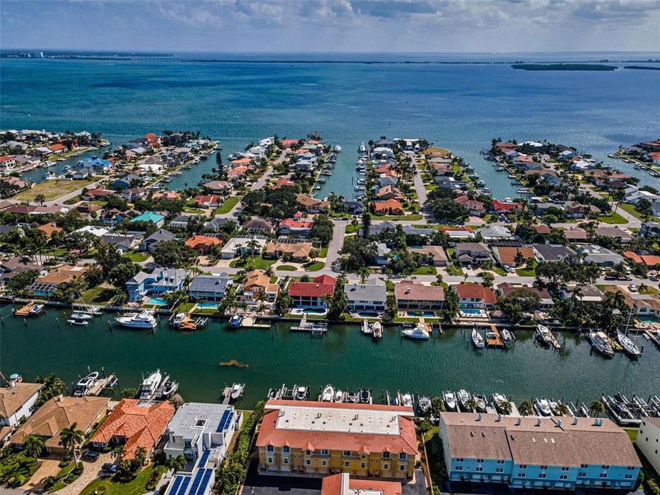 For Sale: $1,125,000 (3 beds, 3 baths, 2215 Square Feet)