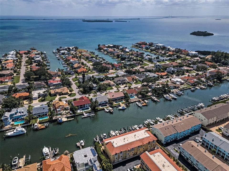 For Sale: $1,125,000 (3 beds, 3 baths, 2215 Square Feet)