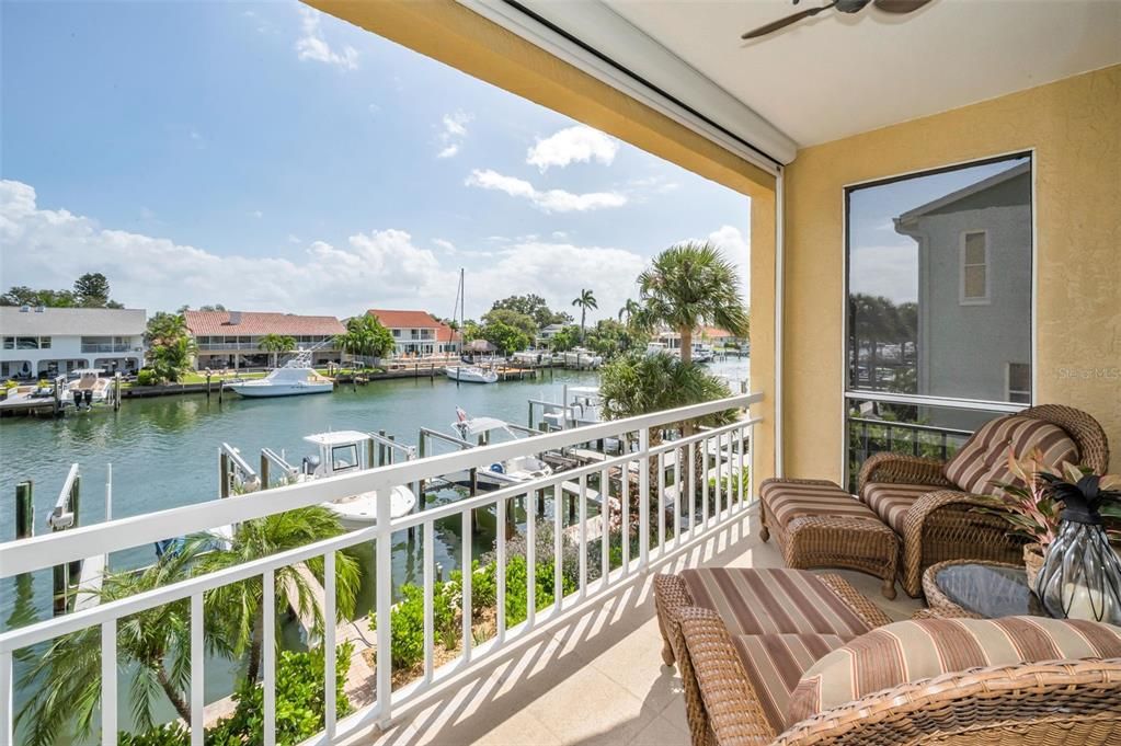 For Sale: $1,125,000 (3 beds, 3 baths, 2215 Square Feet)