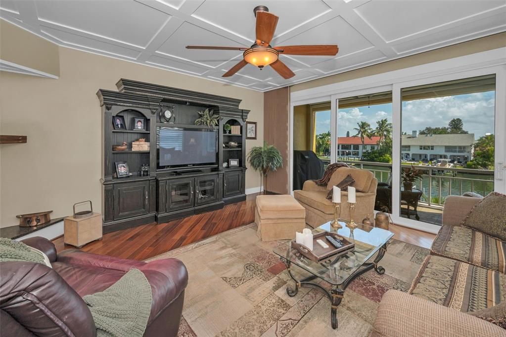 For Sale: $1,125,000 (3 beds, 3 baths, 2215 Square Feet)