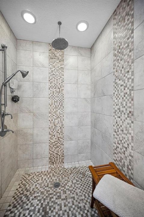 For Sale: $1,125,000 (3 beds, 3 baths, 2215 Square Feet)