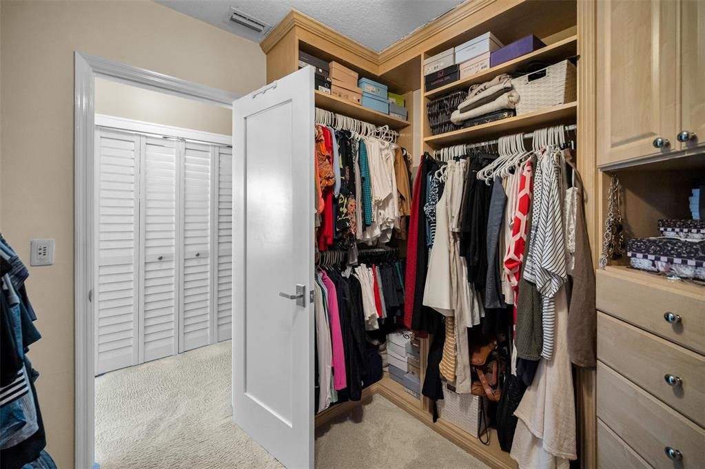 For Sale: $1,125,000 (3 beds, 3 baths, 2215 Square Feet)