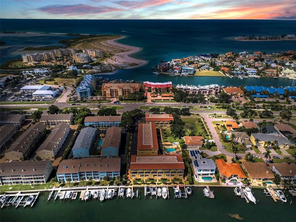 For Sale: $1,125,000 (3 beds, 3 baths, 2215 Square Feet)