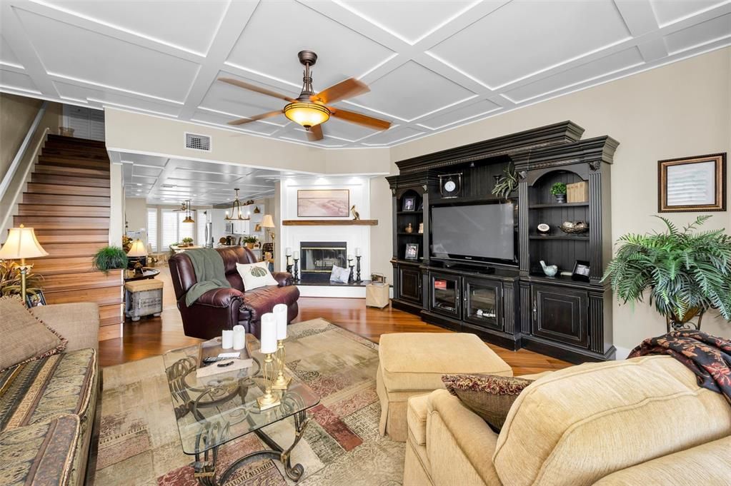 For Sale: $1,125,000 (3 beds, 3 baths, 2215 Square Feet)