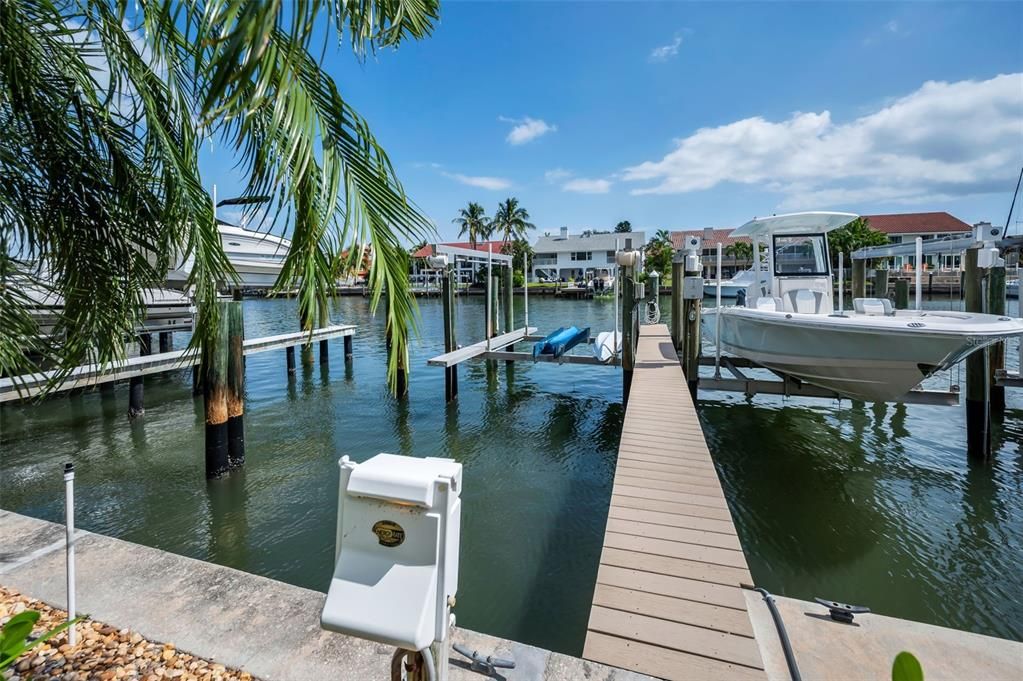 For Sale: $1,125,000 (3 beds, 3 baths, 2215 Square Feet)