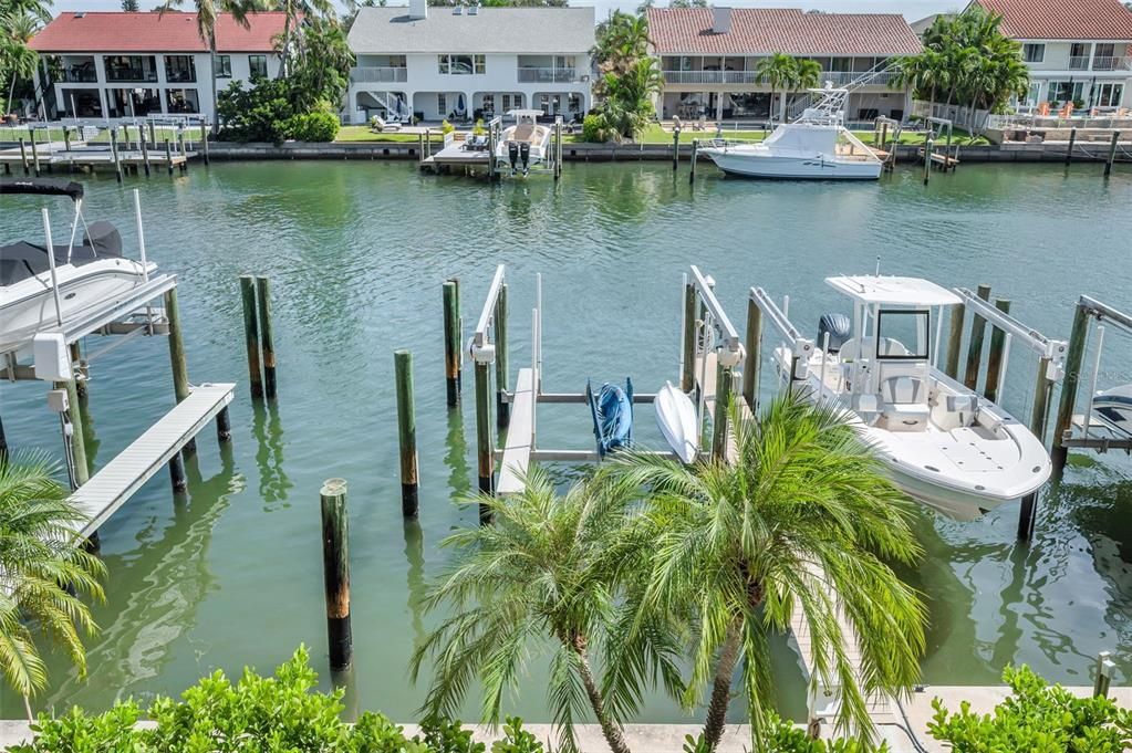 For Sale: $1,125,000 (3 beds, 3 baths, 2215 Square Feet)