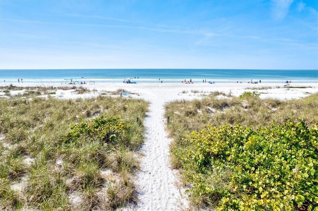 For Sale: $1,799,000 (4 beds, 0 baths, 1600 Square Feet)