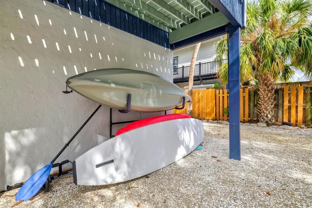 For Sale: $1,799,000 (4 beds, 0 baths, 1600 Square Feet)