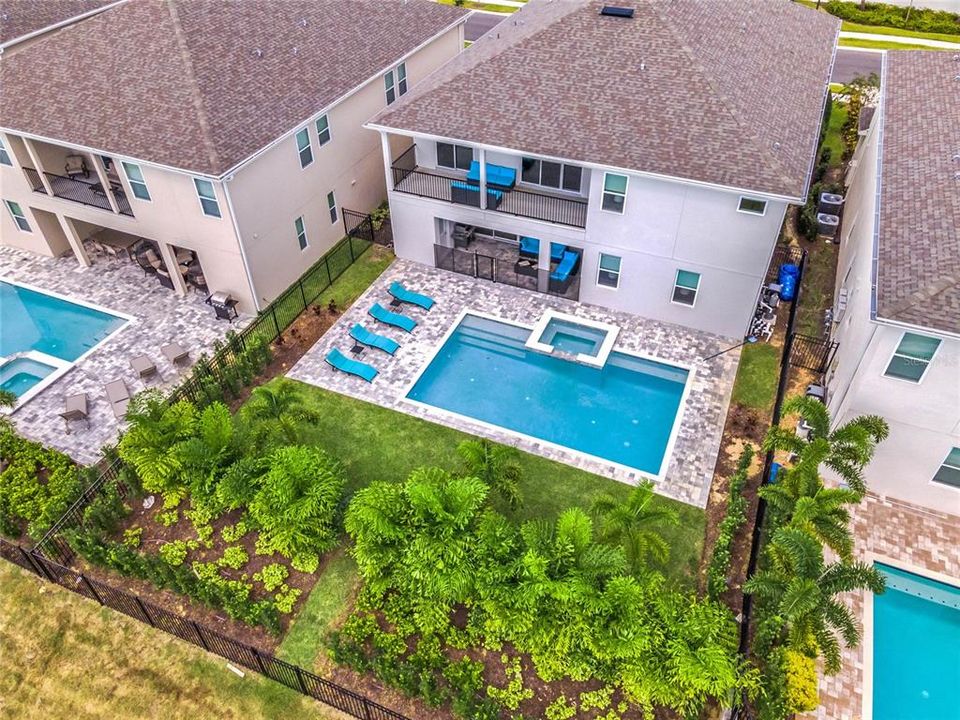 Active With Contract: $1,199,999 (11 beds, 10 baths, 5496 Square Feet)