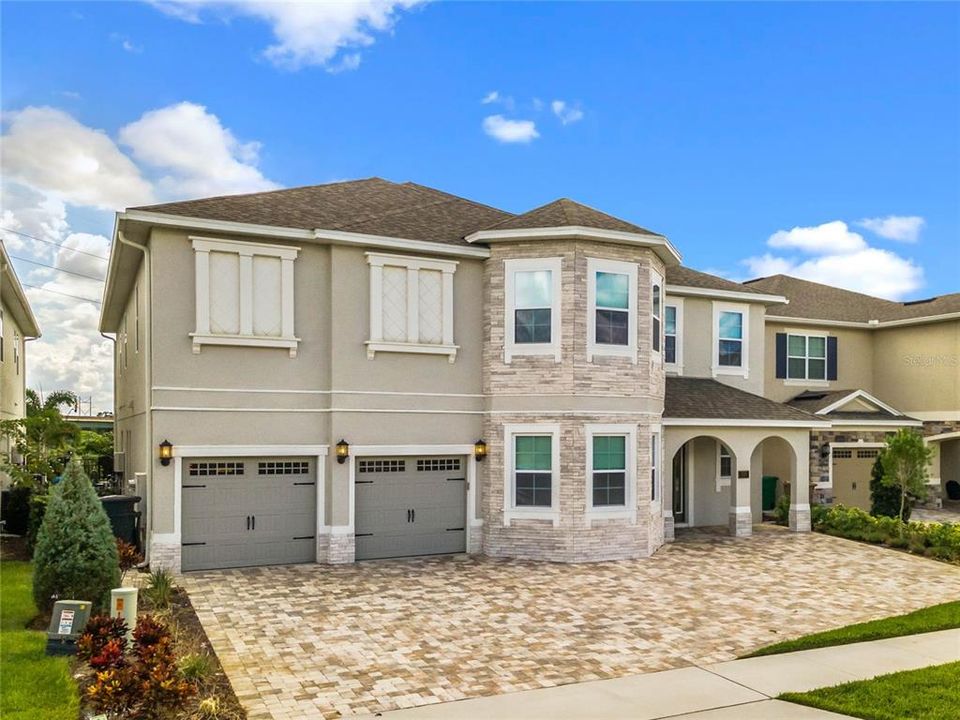 Active With Contract: $1,199,999 (11 beds, 10 baths, 5496 Square Feet)