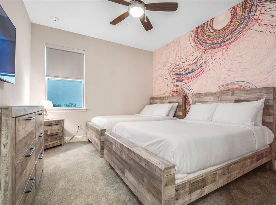 Active With Contract: $1,199,999 (11 beds, 10 baths, 5496 Square Feet)