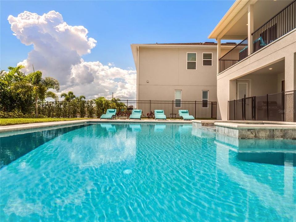 Active With Contract: $1,199,999 (11 beds, 10 baths, 5496 Square Feet)