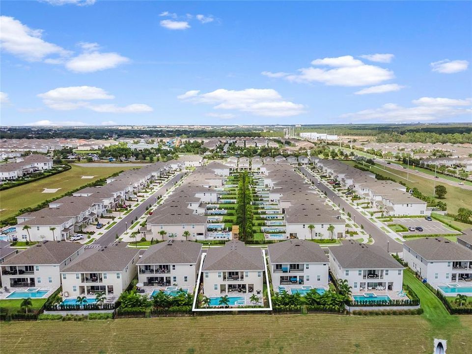 Active With Contract: $1,199,999 (11 beds, 10 baths, 5496 Square Feet)