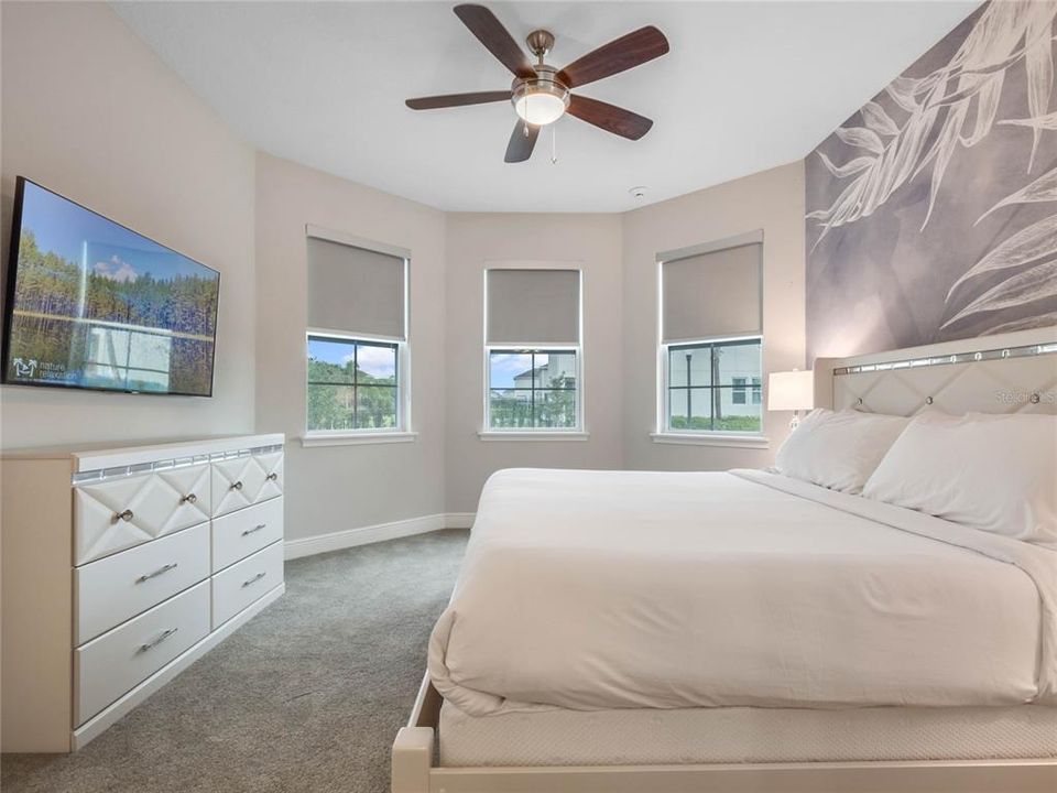 Active With Contract: $1,199,999 (11 beds, 10 baths, 5496 Square Feet)