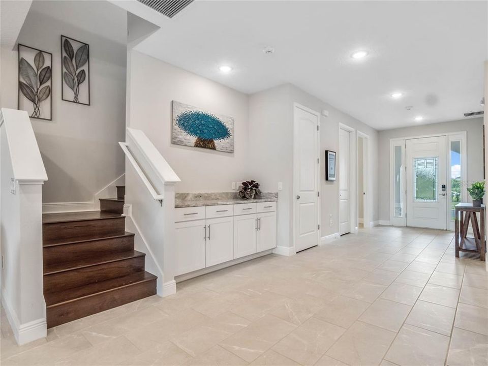 Active With Contract: $1,199,999 (11 beds, 10 baths, 5496 Square Feet)