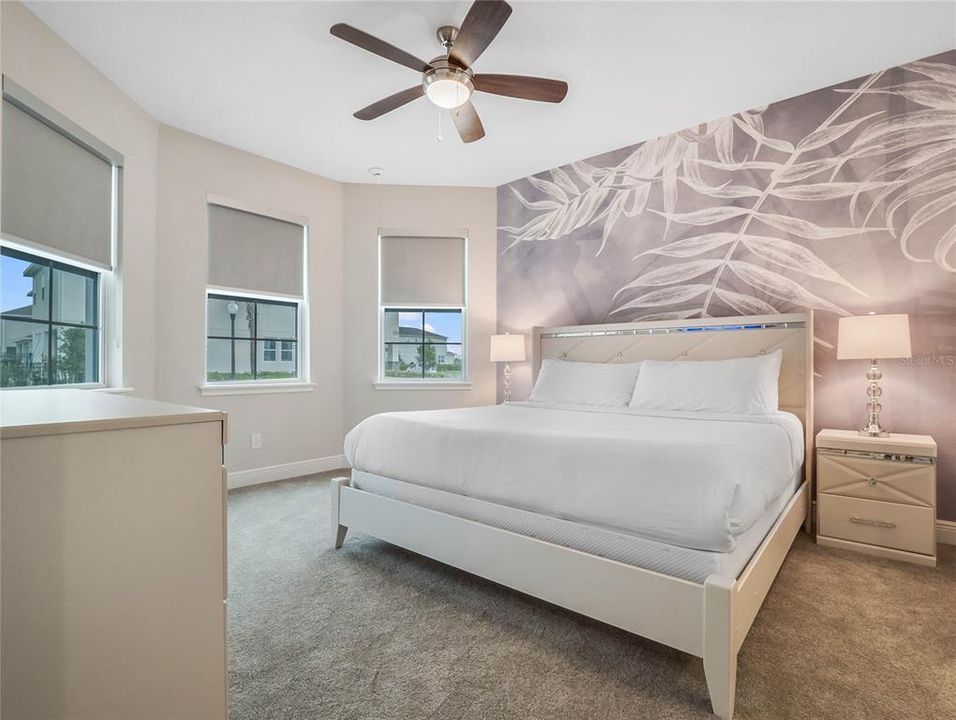 Active With Contract: $1,199,999 (11 beds, 10 baths, 5496 Square Feet)