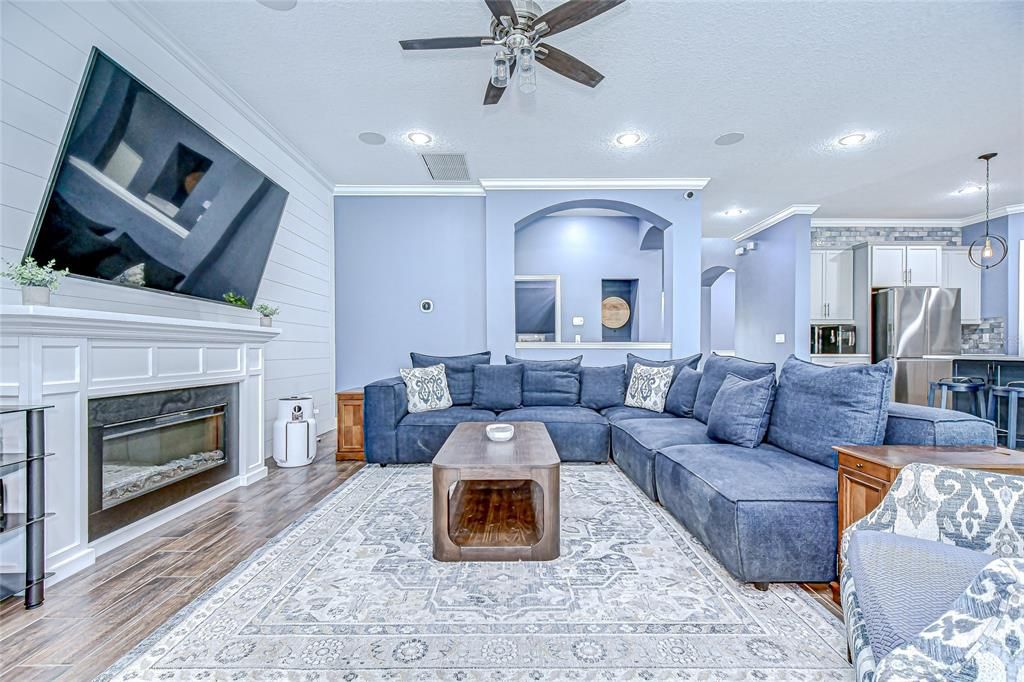 待售: $1,099,000 (5 贝兹, 4 浴室, 4536 平方英尺)