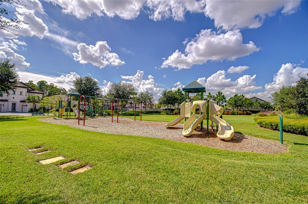 待售: $1,099,000 (5 贝兹, 4 浴室, 4536 平方英尺)