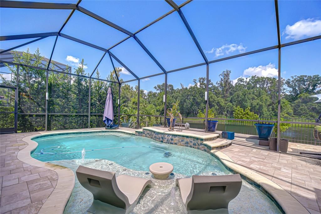 待售: $1,099,000 (5 贝兹, 4 浴室, 4536 平方英尺)