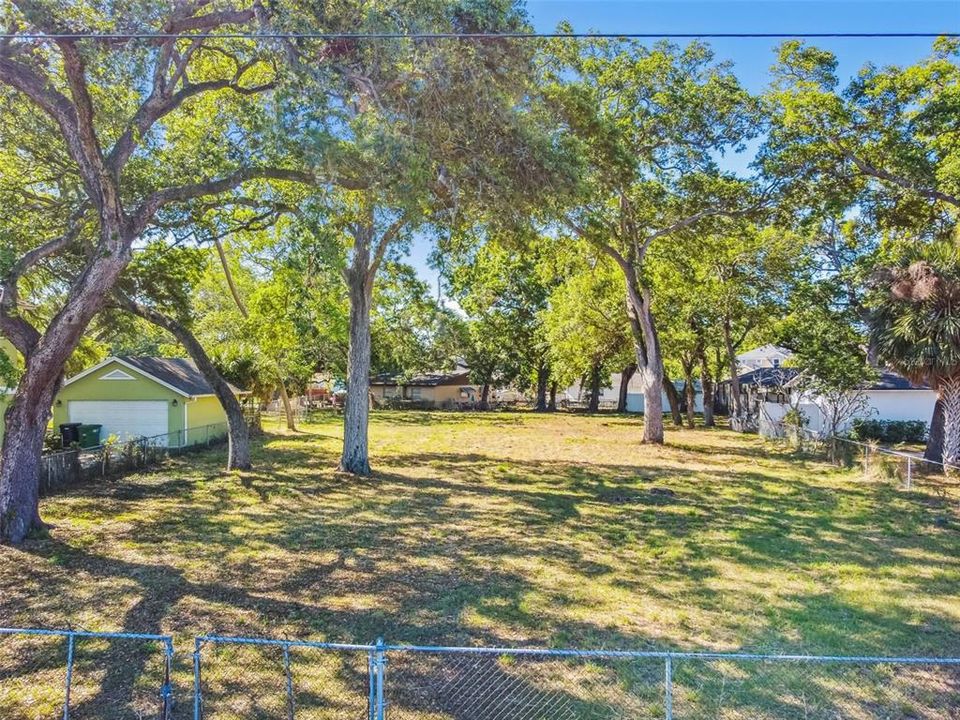 На продажу: $750,000 (0.41 acres)