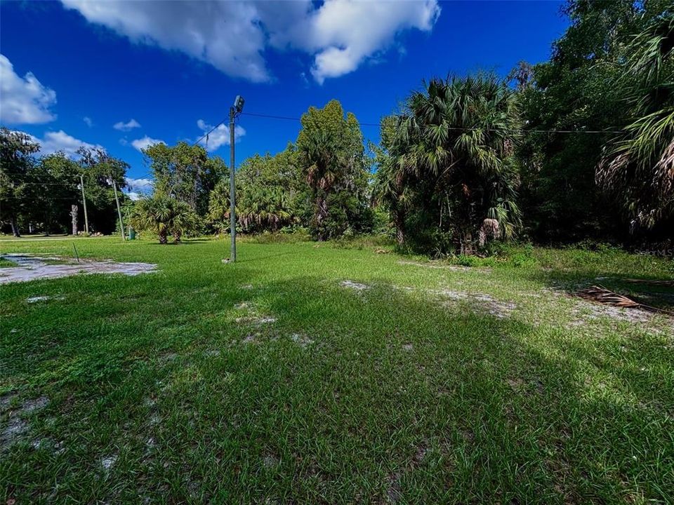 На продажу: $99,900 (0.44 acres)