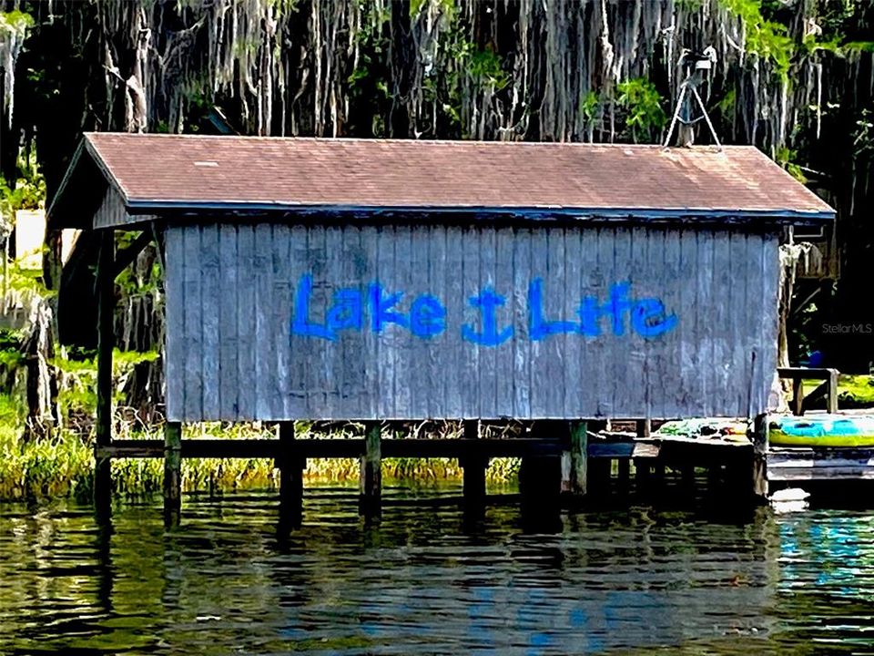 На продажу: $99,900 (0.44 acres)