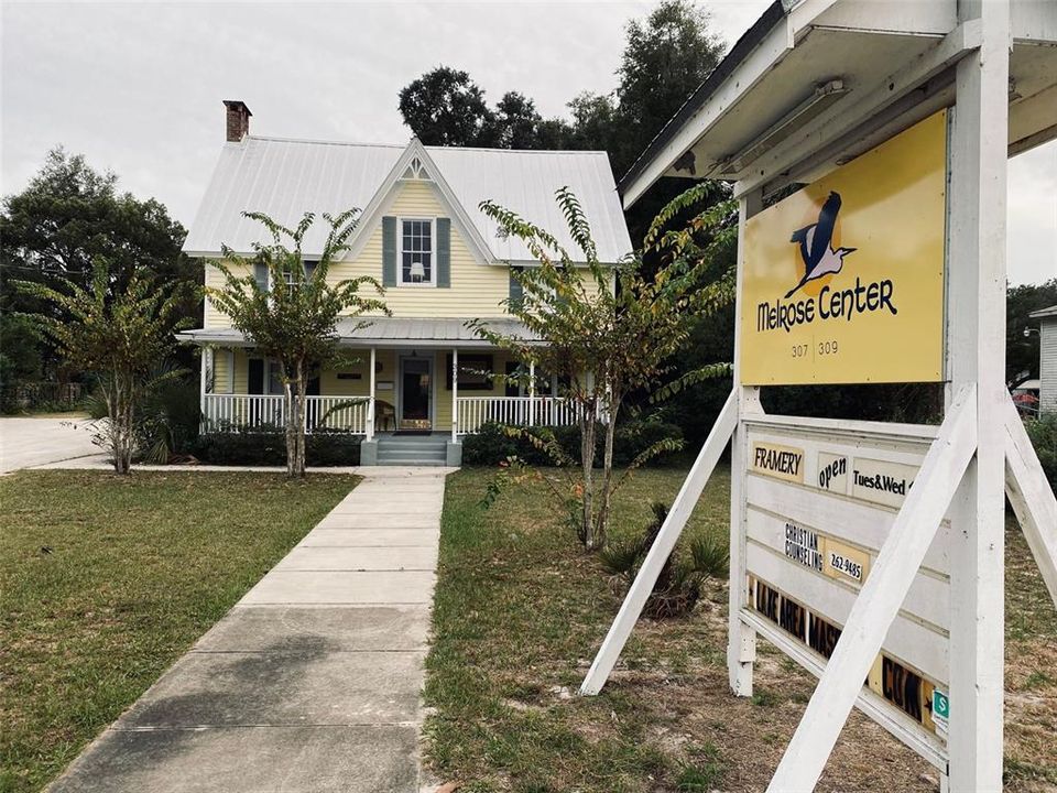 На продажу: $99,900 (0.44 acres)