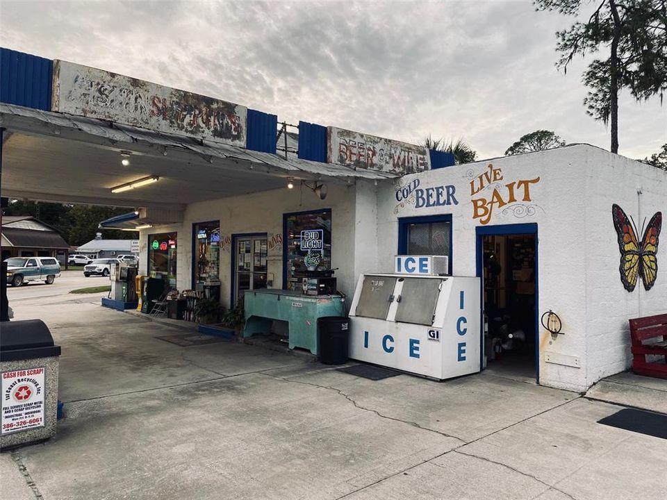 На продажу: $99,900 (0.44 acres)