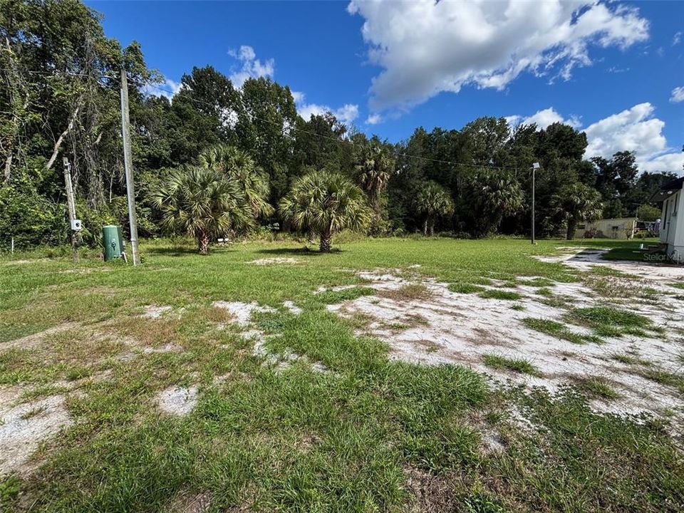 На продажу: $99,900 (0.44 acres)