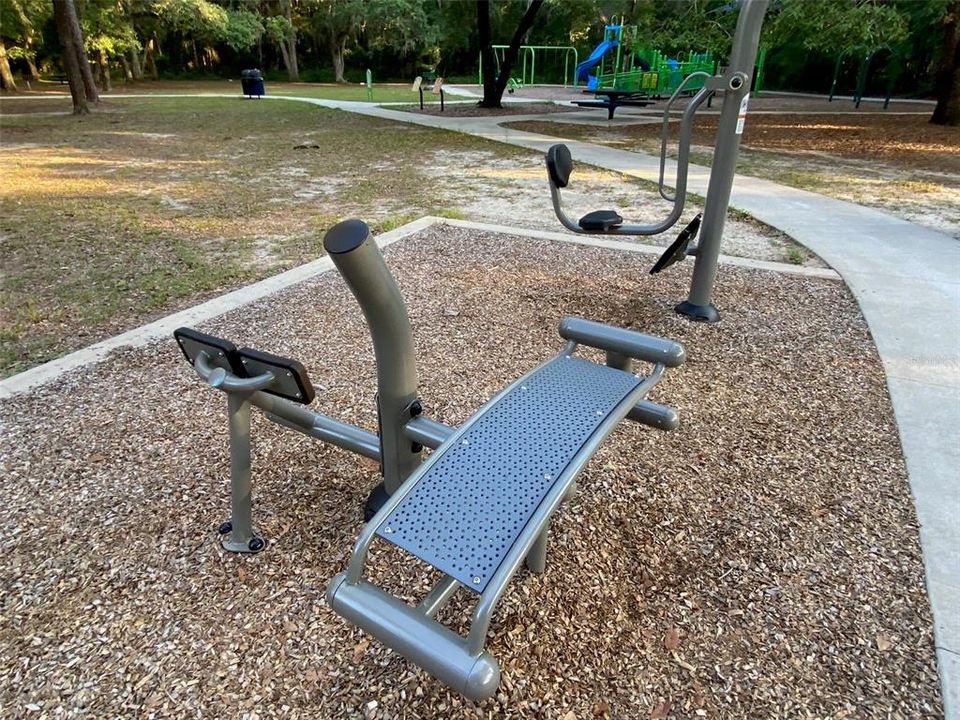 На продажу: $99,900 (0.44 acres)